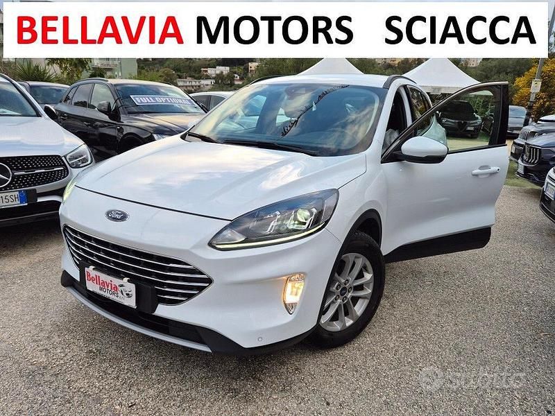 Usata Ford Kuga Titanium 120 CV (88 kW) 2022 Bianco SUV