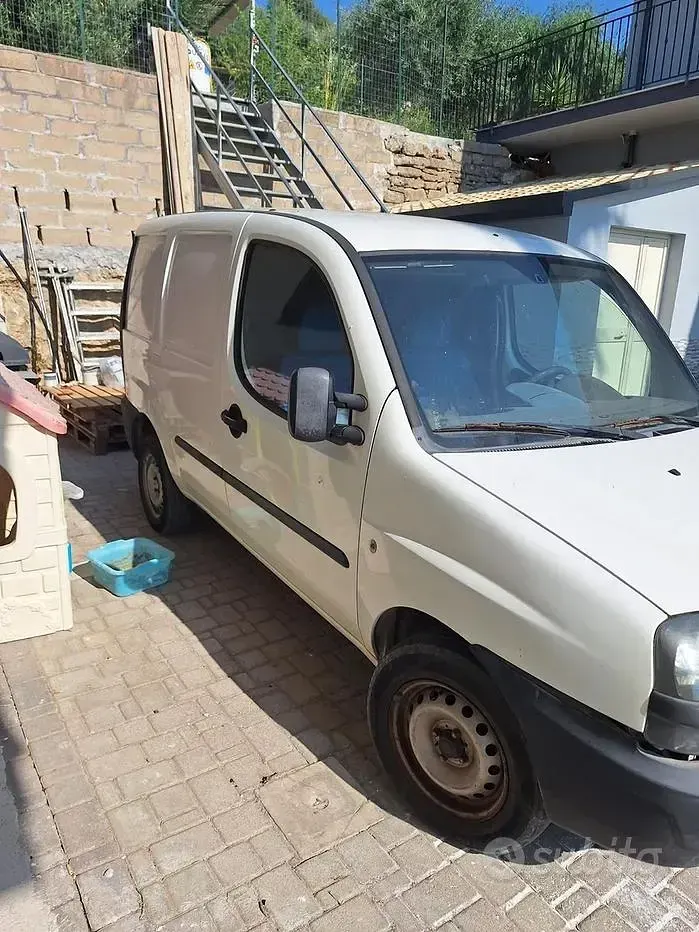 Usata Fiat Doblò 63 CV (46 kW) 2004 Bianco Monovolume