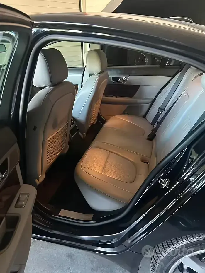 Usata Jaguar XF 207 CV (152 kW) 2008 Nero Berlina