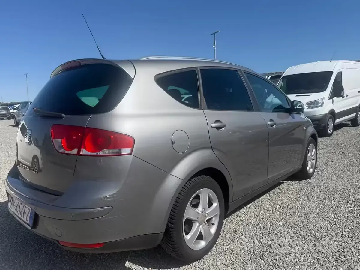 Usata Seat Altea 105 CV (77 kW) 2008 Grigio Monovolume