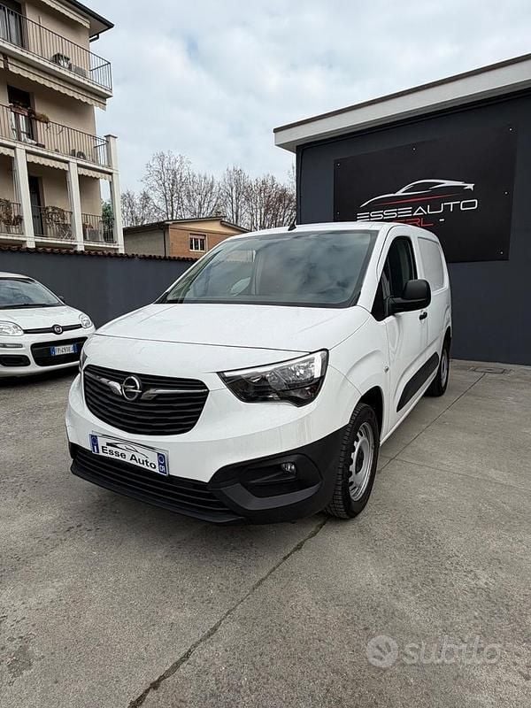 Usata Opel Combo 105 CV (77 kW) 2020 Bianco Monovolume