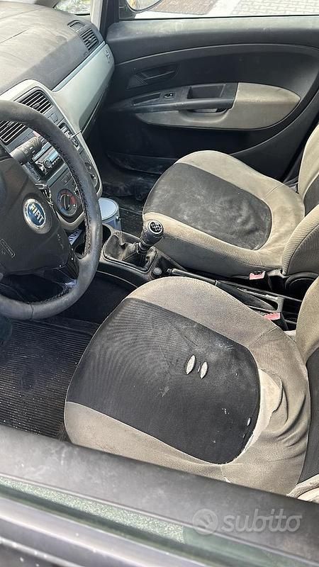 Usata Fiat Grande Punto 90 CV (66 kW) 2007 Nero Utilitaria