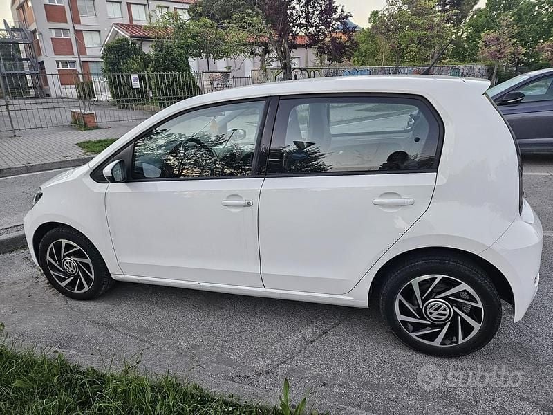 Usata VW up! 68 CV (50 kW) 2019 Bianco Utilitaria