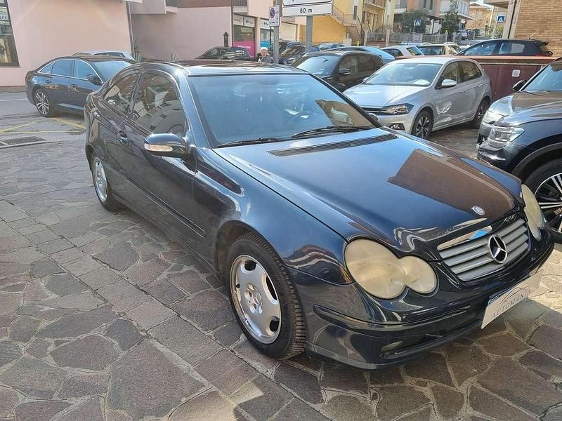 Usata Mercedes C220 143 CV (105 kW) 2002 Nero Coupé
