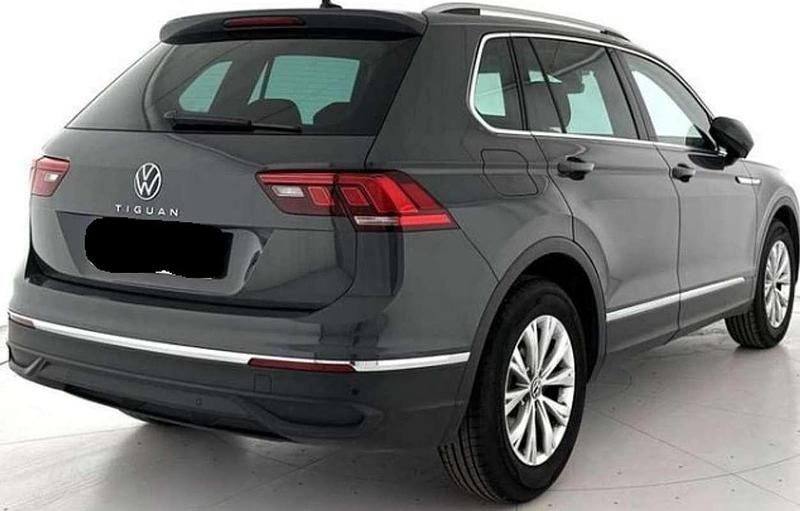 Usata VW Tiguan 150 CV (110 kW) 2023 Grigio SUV