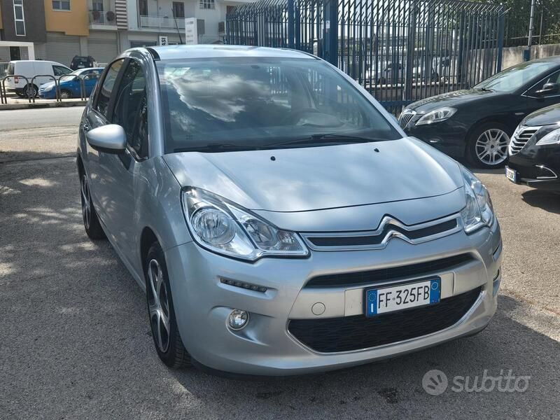 Argento Usata 2016 Citroën C3 Live Due volumi | 7500 € (Super prezzo) - Immagine 1/4