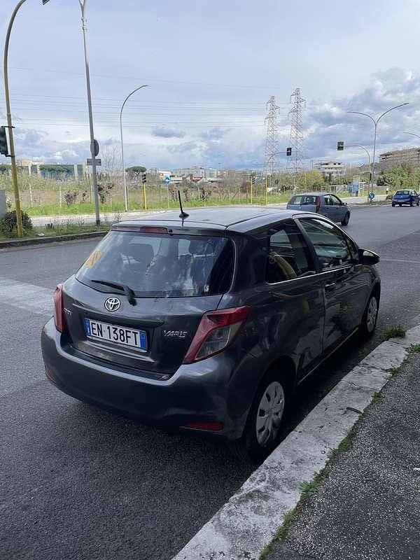 Usata Toyota Yaris Active 69 CV (50 kW) 2012 Utilitaria