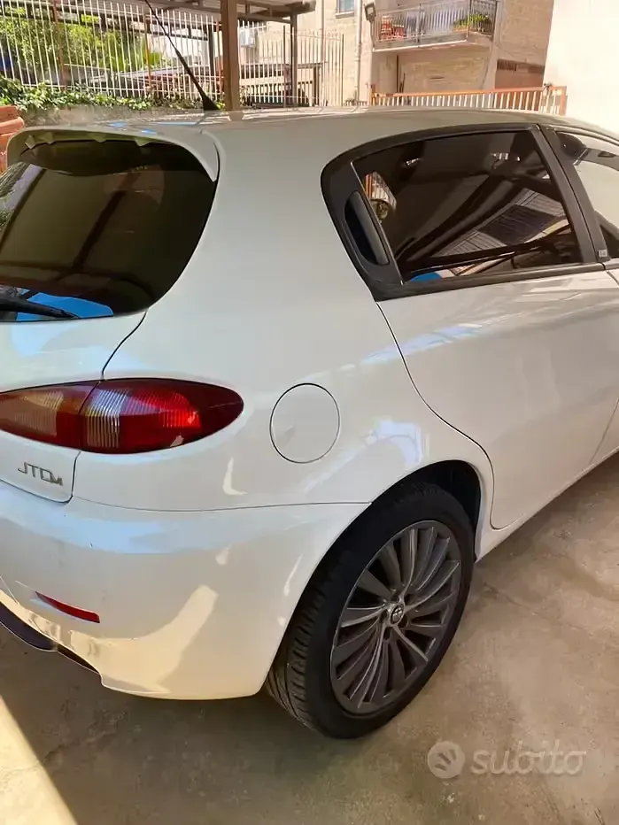 Usata Alfa Romeo 147 120 CV (88 kW) 2007 Utilitaria