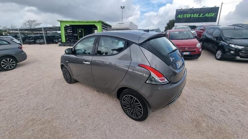 Usata Lancia Ypsilon S 69 CV (50 kW) 2022 Grigio Utilitaria