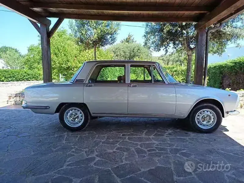 Usata Alfa Romeo 2000 1970 Grigio Berlina