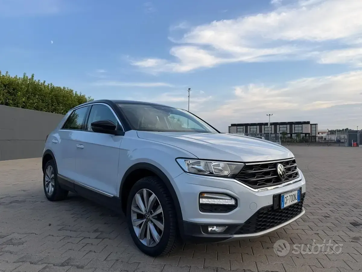 Usata VW T-Roc Style 110 CV (80 kW) 2021 Grigio SUV