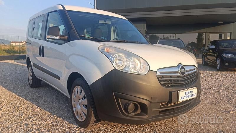 Usata Opel Combo 120 CV (88 kW) 2016 Bianco Monovolume