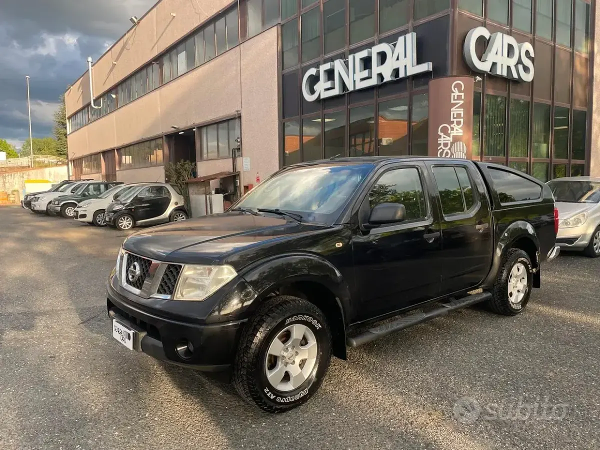 Usata Nissan Navara 174 CV (127 kW) 2006 Nero Pick-up