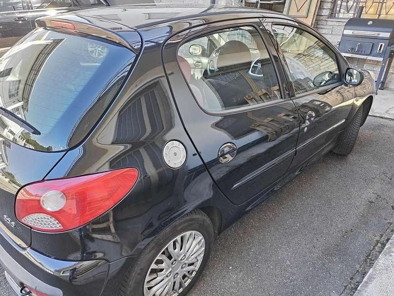 Usata Peugeot 206 60 CV (44 kW) 2011 Berlina