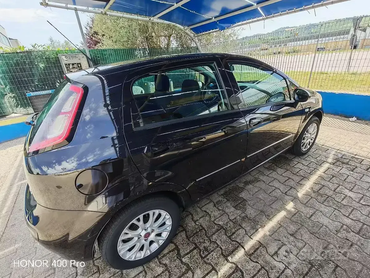 Usata Fiat Punto Evo Active 65 CV (47 kW) 2010 Nero Utilitaria