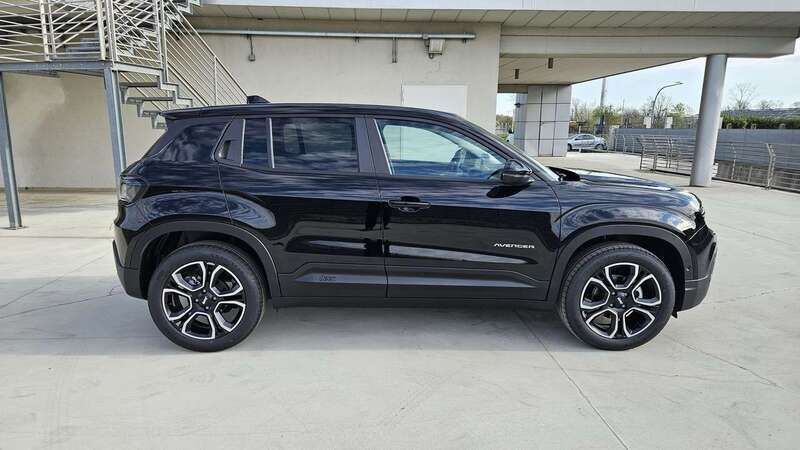Nuova Jeep Avenger Summit 101 CV (74 kW) 2025 Grigio SUV