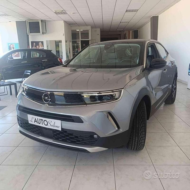 Grigio(met.) Usata 2022 Opel Mokka Elegance SUV | 16.900 € (Buon prezzo) - Immagine 1/4