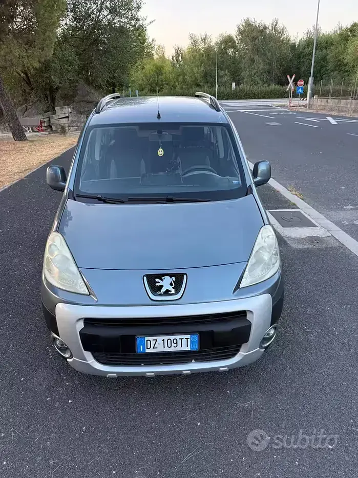 Usata Peugeot Partner Tepee Outdoor 90 CV (66 kW) 2009 Beige Monovolume