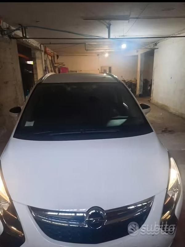 Usata Opel Zafira Tourer 140 CV (102 kW) 2014 Bianco Monovolume