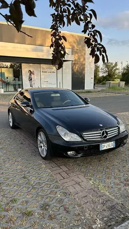 Usata Mercedes CLS320 224 CV (164 kW) 2008 Nero Coupé