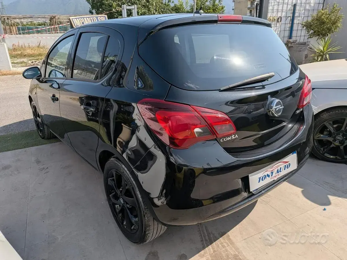 Usata Opel Corsa 90 CV (66 kW) 2019 Nero Utilitaria