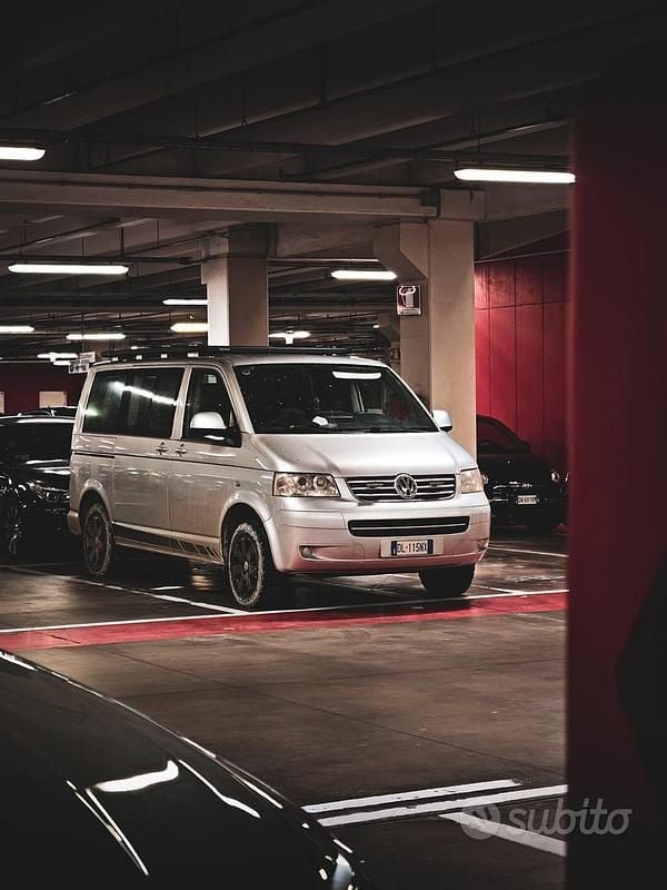 Grigio Usata 2008 VW Caravelle Monovolume | 13.000 € - Immagine 1/4