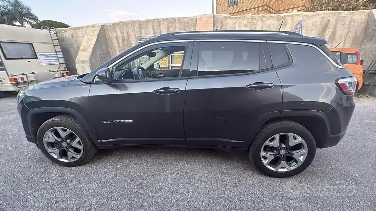 Usata Jeep Compass Limited 140 CV (102 kW) 2017 Nero SUV
