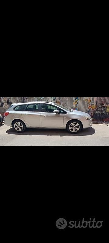 Usata Opel Astra 110 CV (80 kW) 2013 Grigio Station wagon