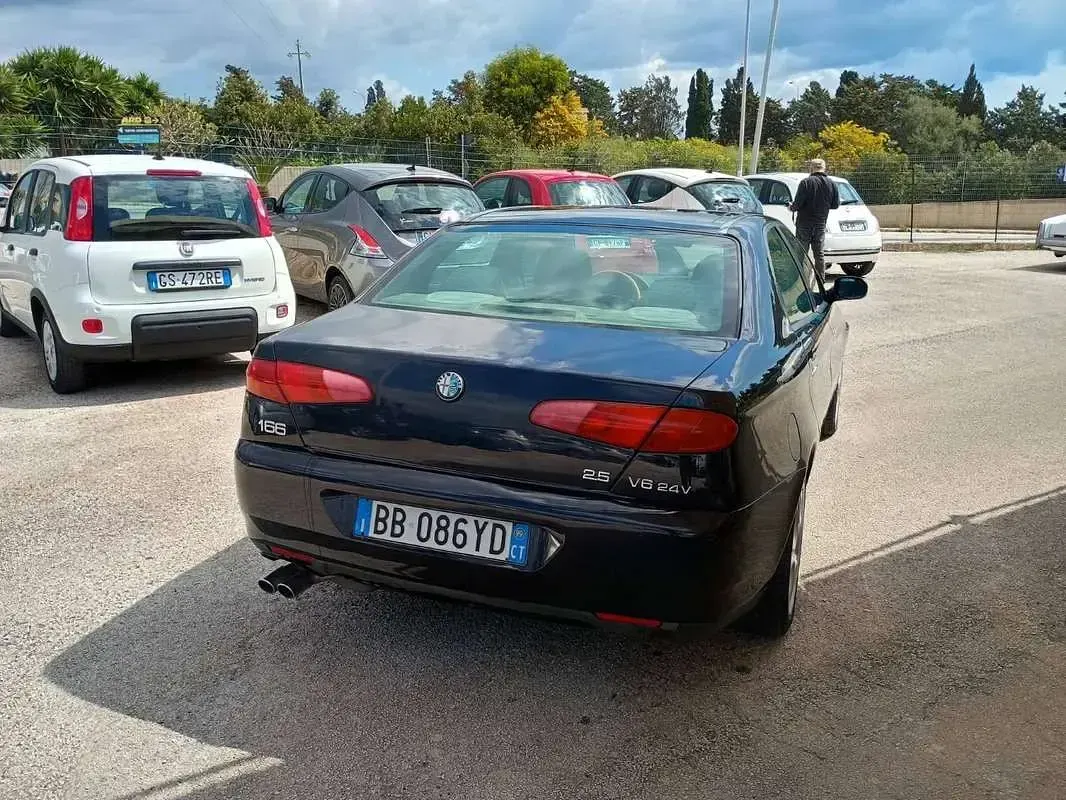 Usata Alfa Romeo 166 190 CV (139 kW) 1999 Blu/azzurro Berlina