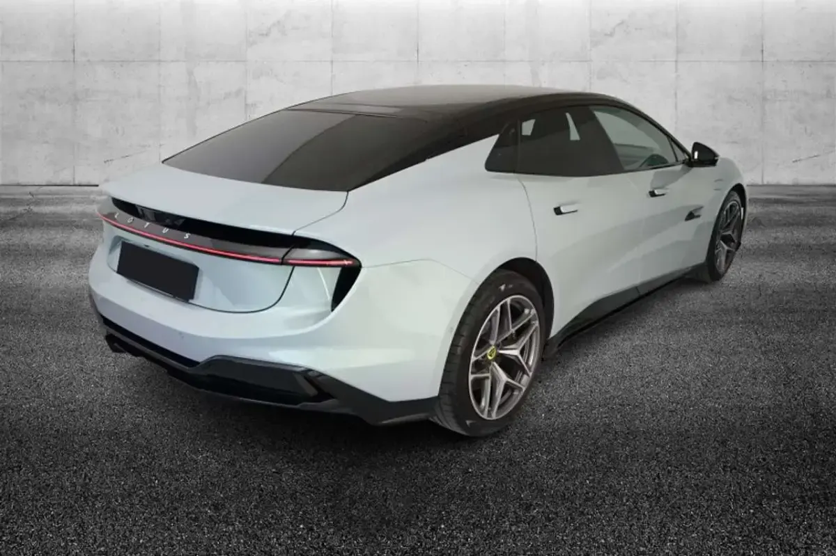 Usata Lotus Emeya 139 kW (190 CV) 2025 Grigio Utilitaria