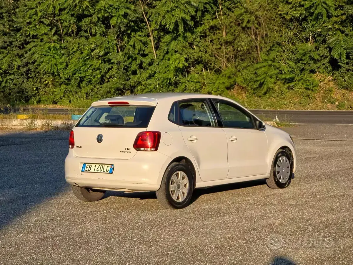 Usata VW Polo Comfortline 75 CV (55 kW) 2012 Bianco Utilitaria