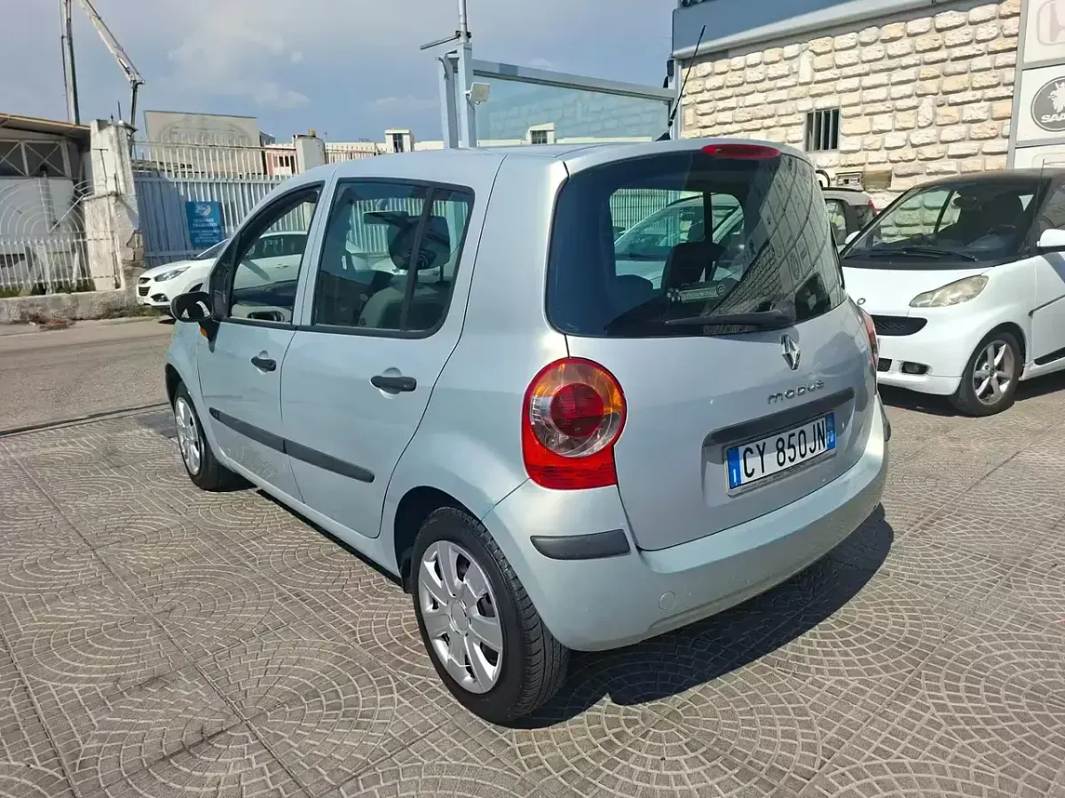 Usata Renault Modus 75 CV (55 kW) 2006 Blu Monovolume