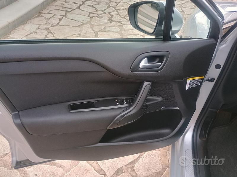 Usata Renault Scénic III 110 CV (80 kW) 2012 Grigio Monovolume