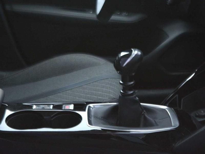 Usata Peugeot 208 Allure 101 CV (74 kW) 2025 Grigio Utilitaria