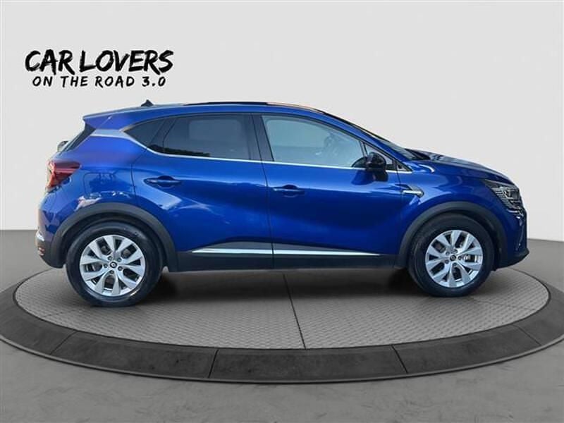 Second-hand Renault Captur Intens 145 CP (106 kW) 2022 Albastru SUV