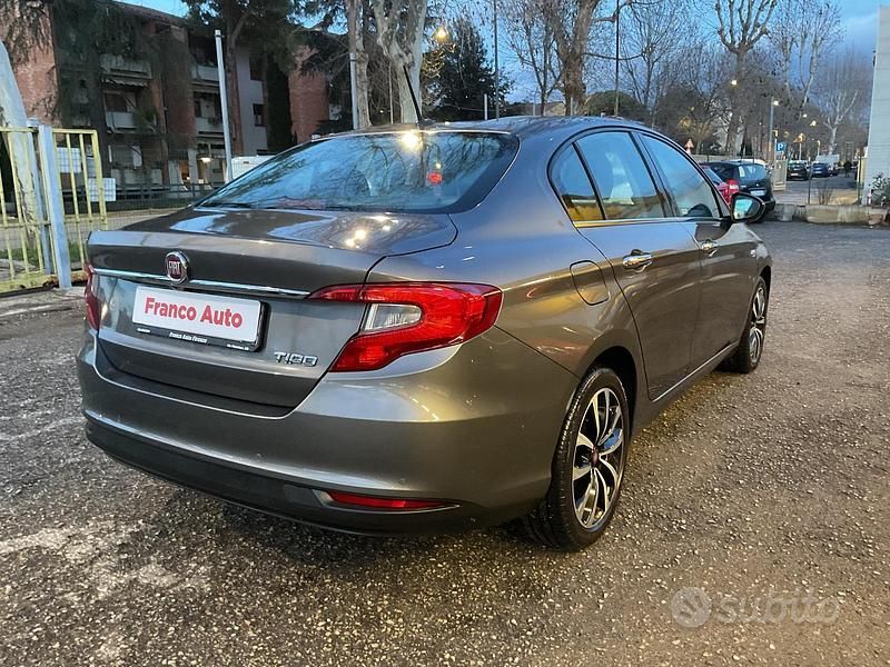 Usata Fiat Tipo Lounge 120 CV (88 kW) 2016 Grigio Berlina