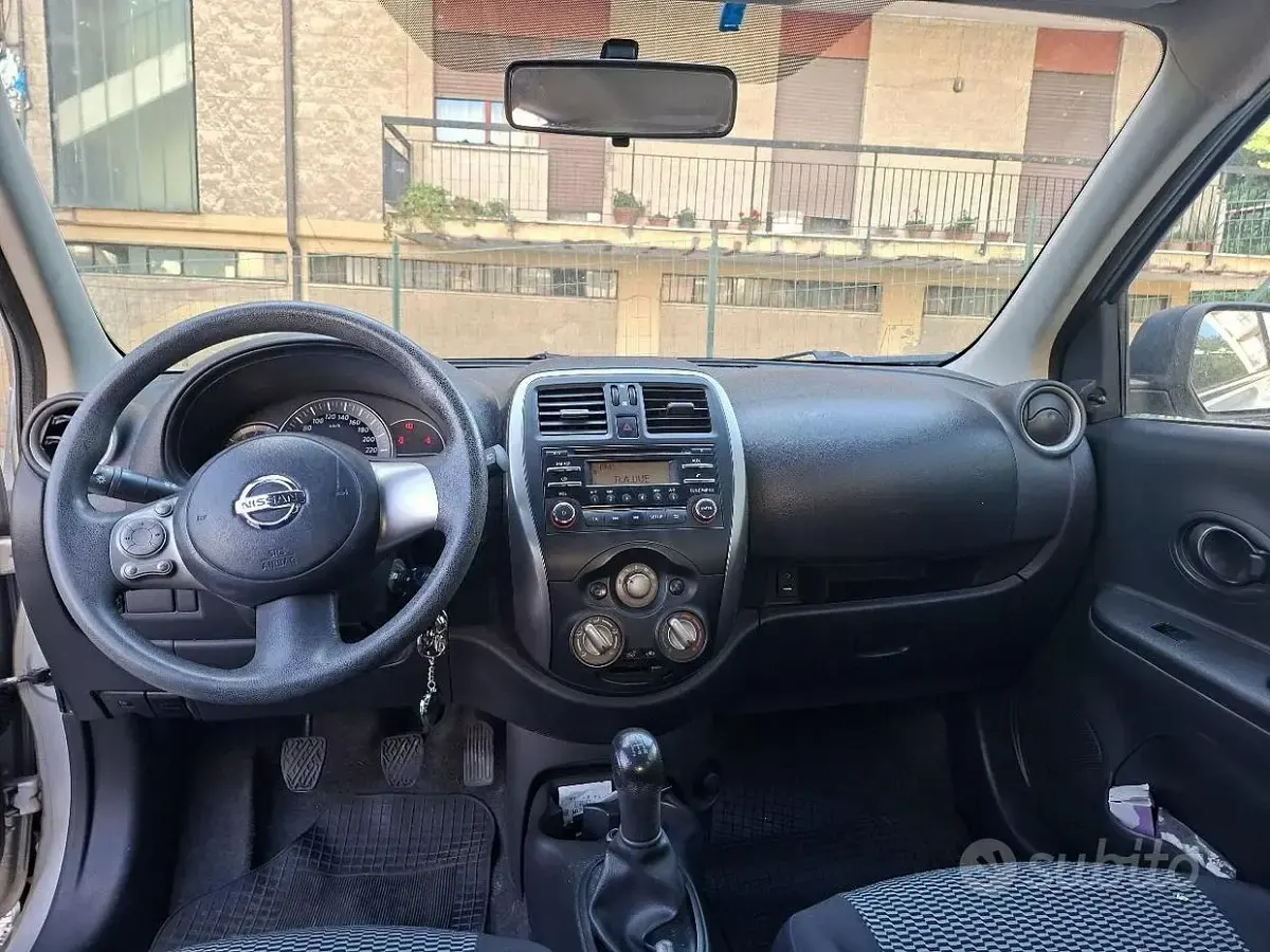 Usata Nissan Micra 80 CV (58 kW) 2014 Grigio Utilitaria