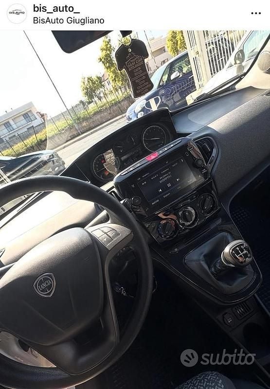 Usata Lancia Ypsilon 86 CV (63 kW) 2021 Bianco Utilitaria