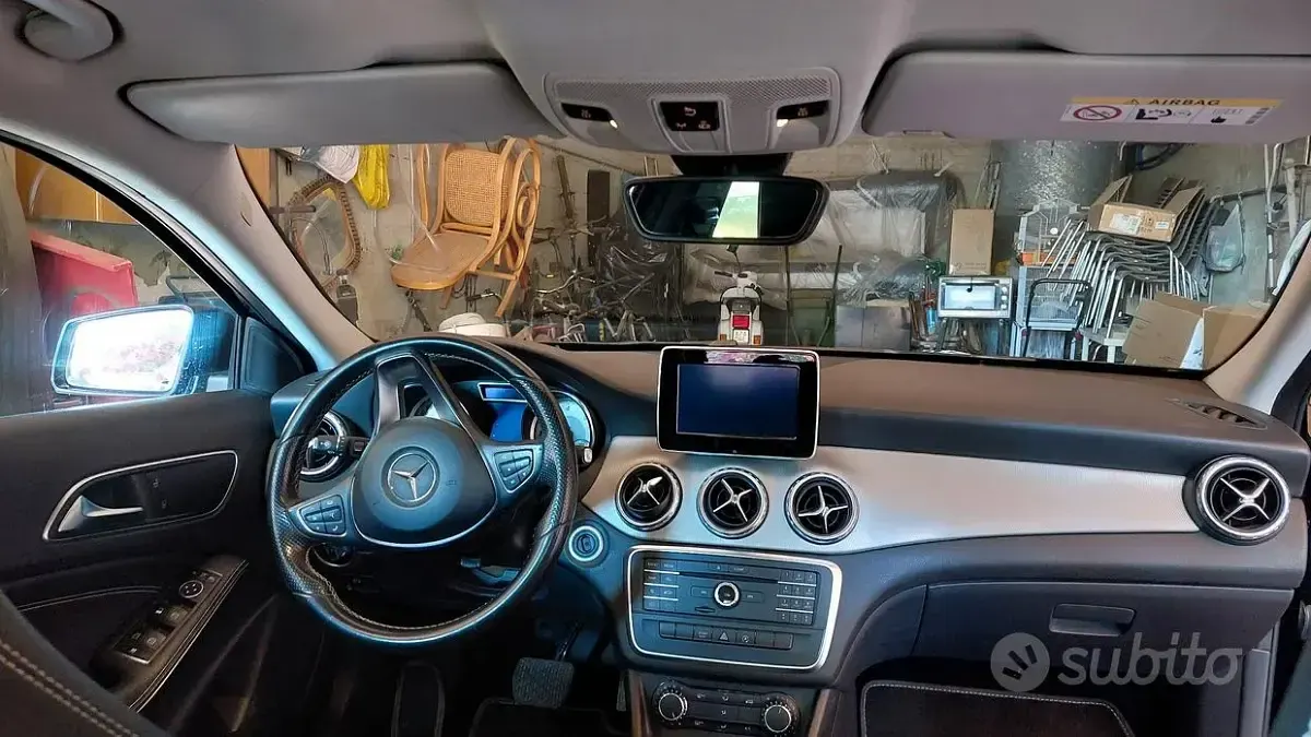 Usata Mercedes GLA200 136 CV (100 kW) 2015 Nero SUV