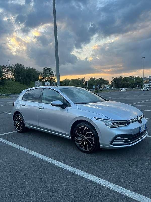 Usata 2022 VW Golf Comfortline Monovolume | 21.500 € - Immagine 1/4