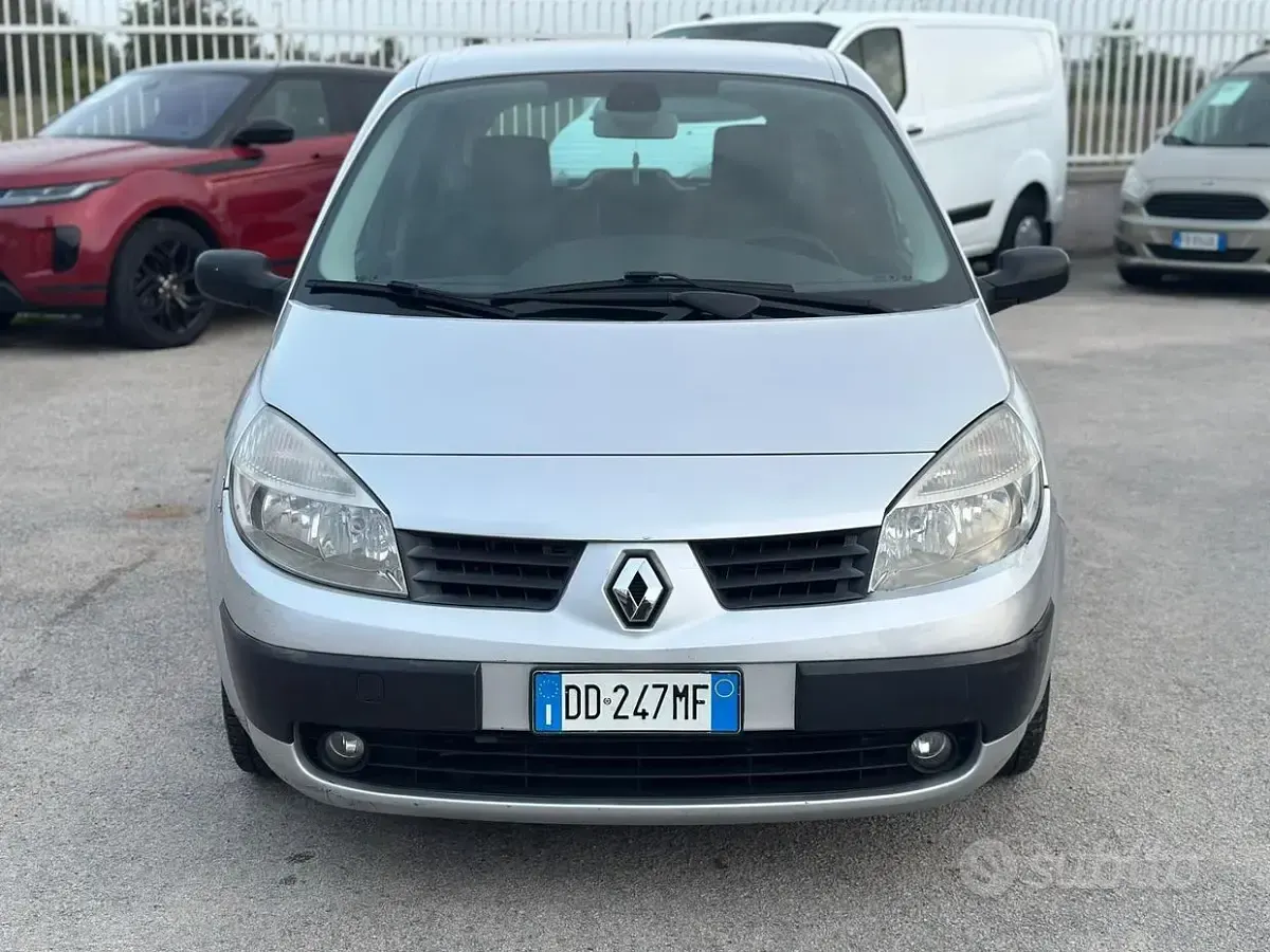 Usata Renault Scenic E-Tech Dynamique 106 CV (77 kW) 2006 Grigio Monovolume