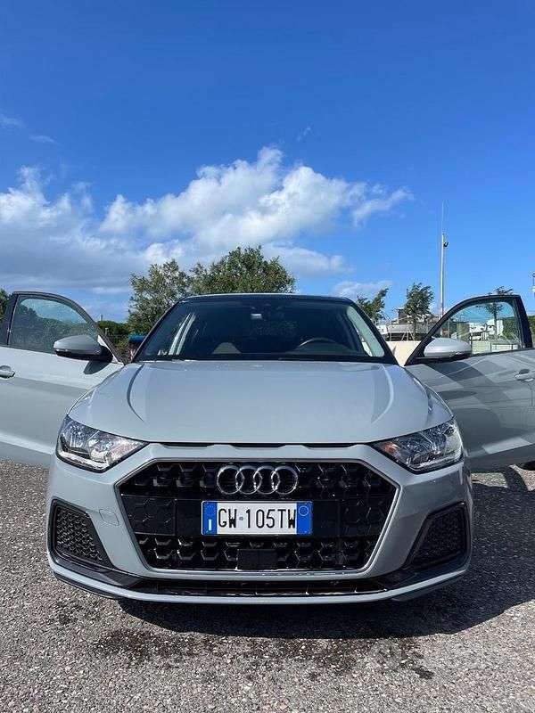 Usata Audi A1 110 CV (80 kW) 2022 Grigio SUV