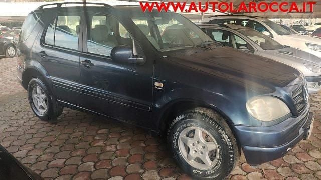 Usata Mercedes ML270 163 CV (119 kW) 2001 Blu metallizzato SUV
