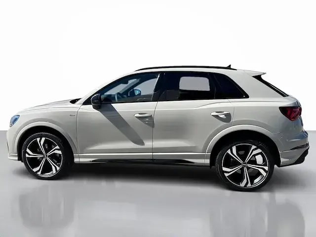 Usata Audi Q3 Ambiente 150 CV (110 kW) 2024 Grigio SUV