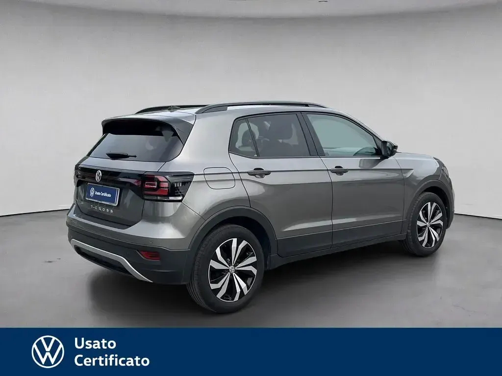 Usata VW T-Cross Style 95 CV (69 kW) 2019 Grigio pastello SUV