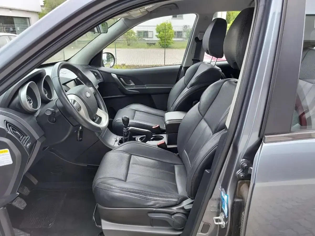 Usata Mahindra XUV500 140 CV (102 kW) 2017 Grigio SUV