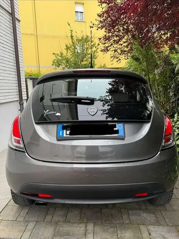 Usata Lancia Ypsilon 69 CV (50 kW) 2015 Utilitaria