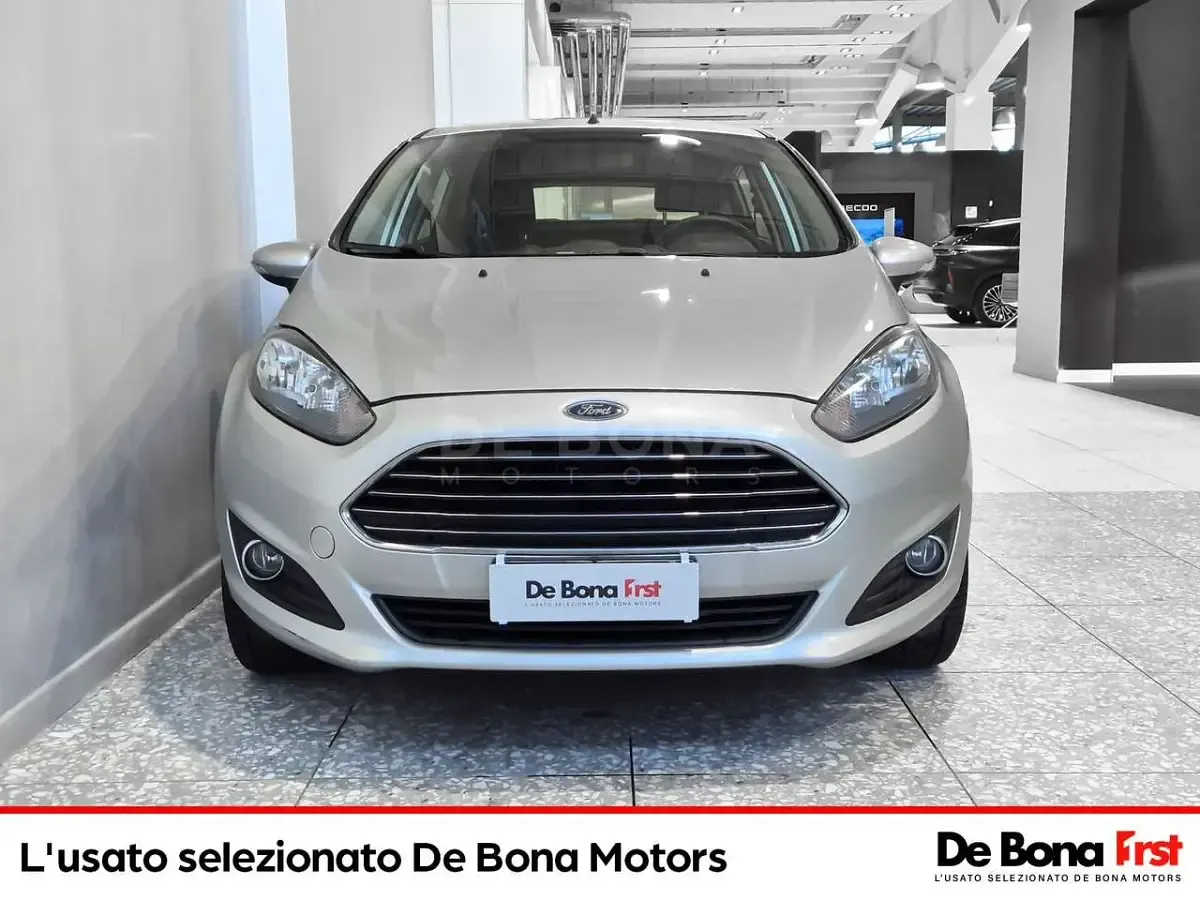 Usata Ford Fiesta Business Edition 75 CV (55 kW) 2013 Grigio Berlina