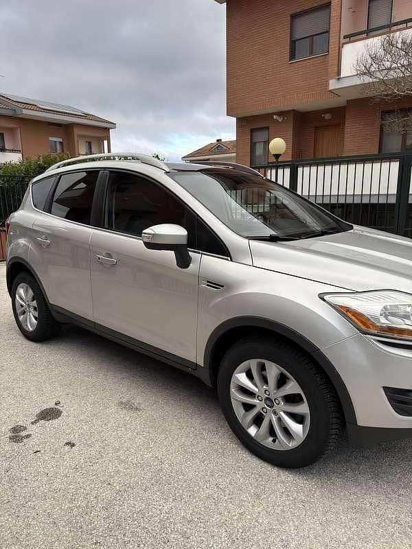 Usata Ford Kuga Titanium 136 CV (100 kW) 2010 Argento SUV