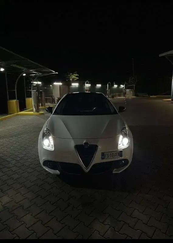 Usata Alfa Romeo Giulietta 120 CV (88 kW) 2018 Utilitaria